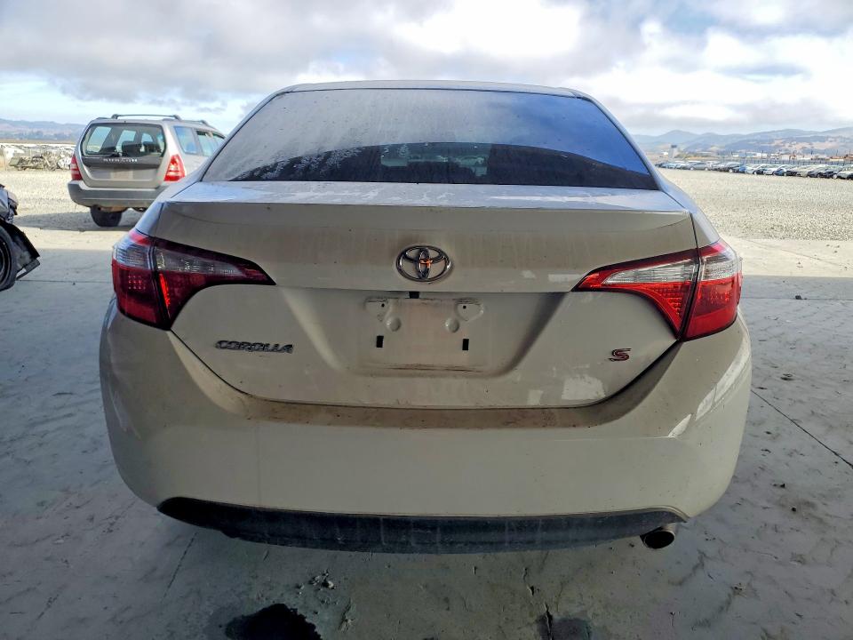 Photo 6 from auction – 2016 TOYOTA COROLLA with VIN 5YFBURHE8GP492505