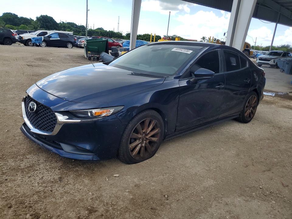 MAZDA 3 2021 with VIN JM1BPABLXM1338264 - Photo from auction