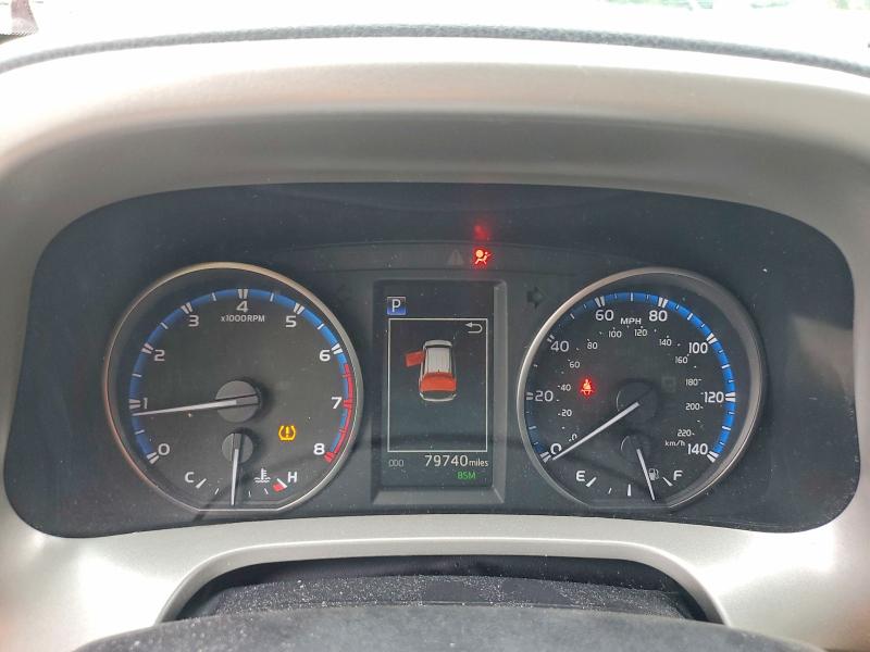 Photo 9 from auction – 2018 TOYOTA RAV4 with VIN 2T3WFREV1JW453915