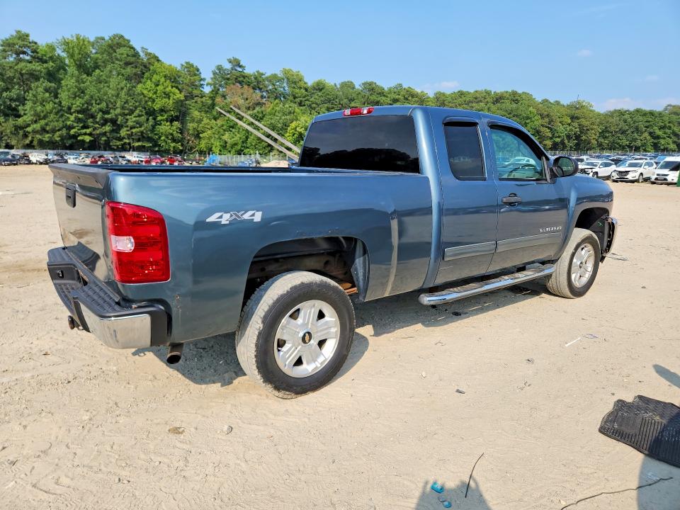 Photo 3 from auction – 2011 CHEVROLET SILVERADO with VIN 1GCRKREA8BZ331141