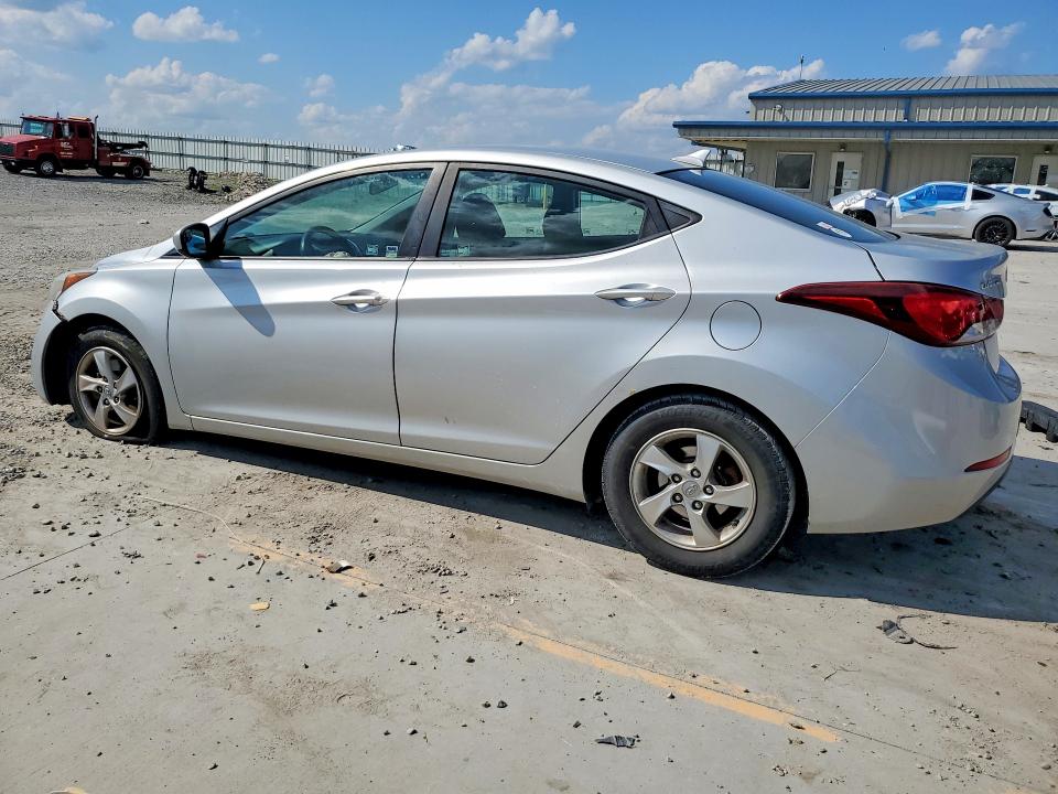 Photo 2 from auction – 2015 HYUNDAI ELANTRA with VIN 5NPDH4AE5FH571281