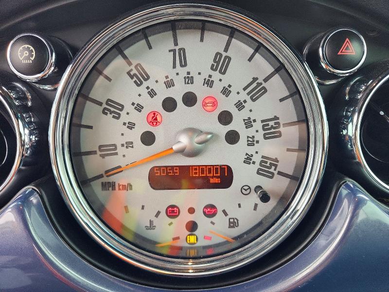 Photo 9 from auction – 2005 MINI COOPER with VIN WMWRH33575TF85495