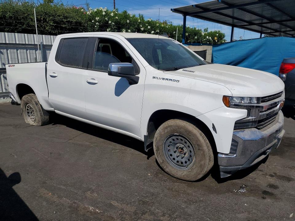 Photo 4 from auction – 2021 CHEVROLET SILVERADO with VIN 3GCUYDET2MG445037