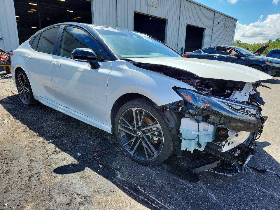 Foto 4 de la subasta – 2025 TOYOTA CAMRY con VIN 4T1DAACK0SU012528