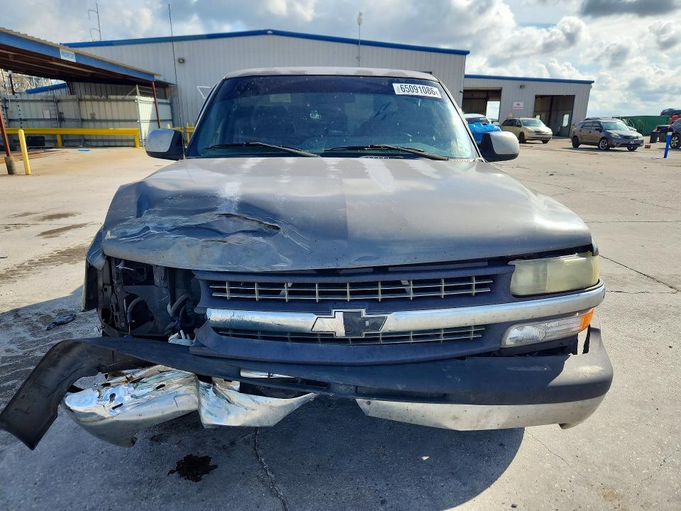 Photo 5 from auction – 2002 CHEVROLET SILVERADO with VIN 2GCEC19TX21371934