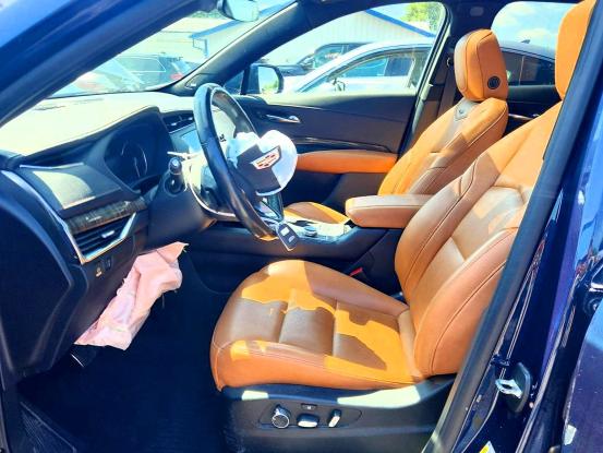 Photo 7 from auction – 2020 CADILLAC XT4 with VIN 1GYFZFR49LF066860