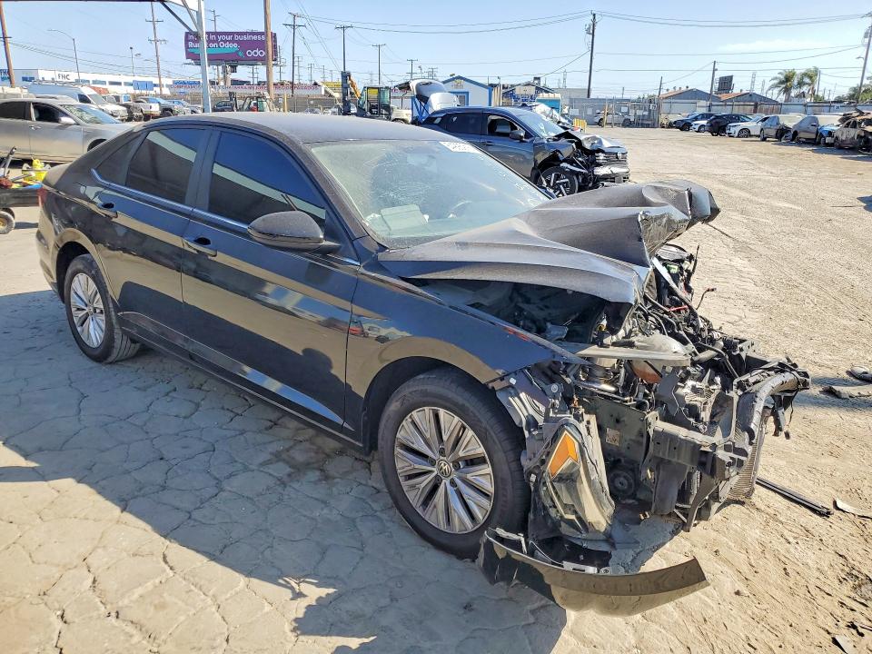 Photo 4 from auction – 2019 VOLKSWAGEN JETTA with VIN 3VWC57BU3KM272840
