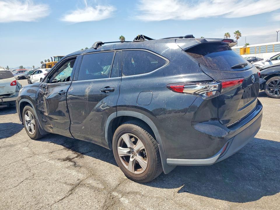 Photo 2 from auction – 2021 TOYOTA HIGHLANDER with VIN 5TDZZRAH2MS045918