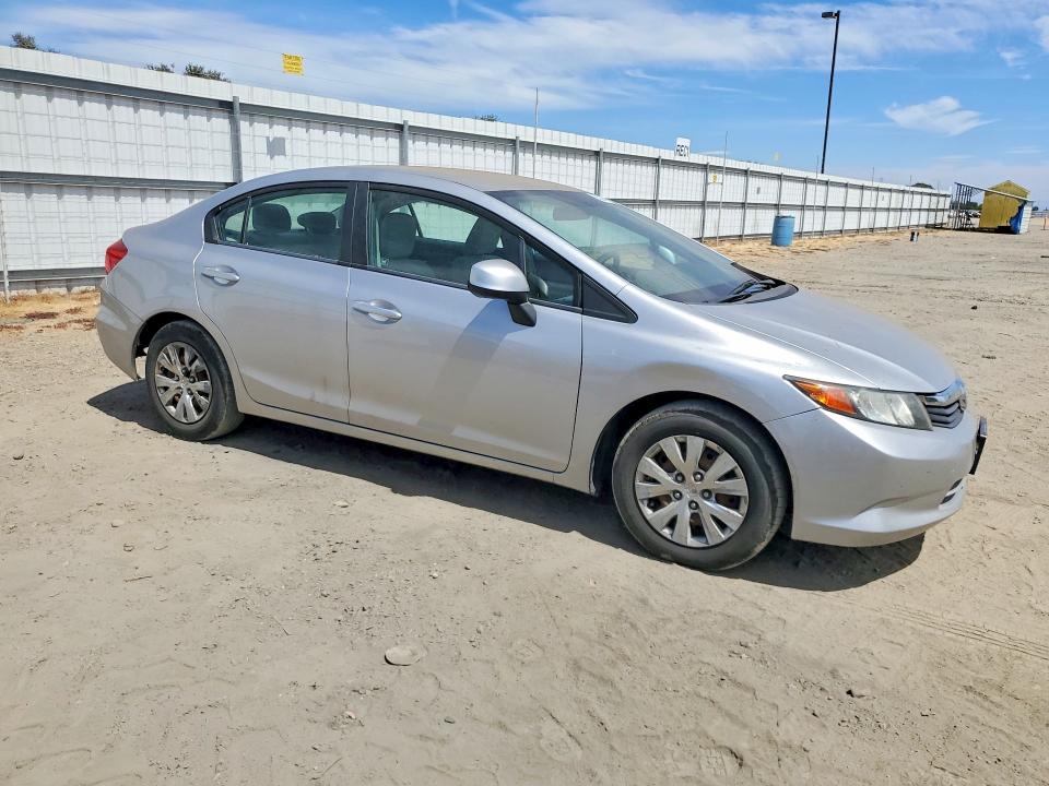 Photo 4 from auction – 2012 HONDA CIVIC with VIN 19XFB2F56CE332295