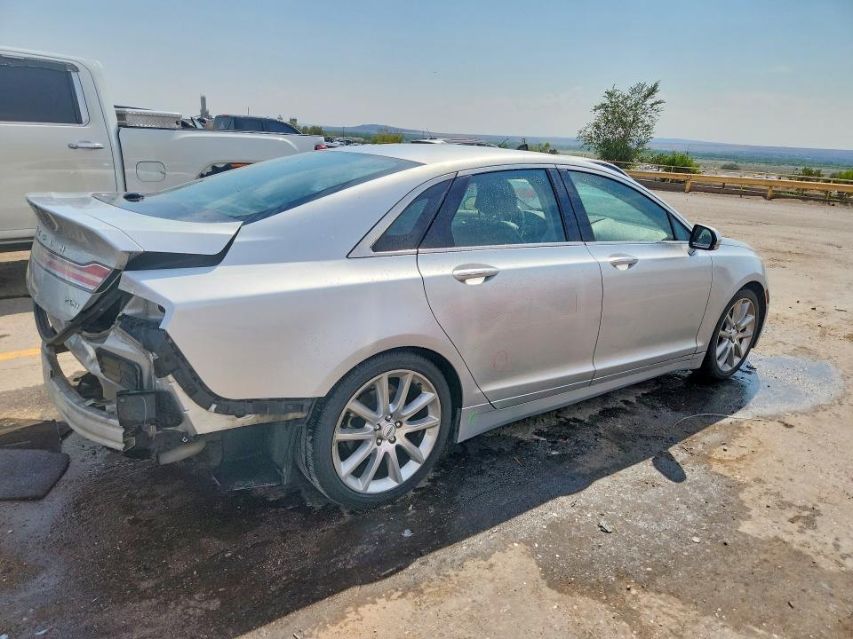Photo 3 from auction – 2016 LINCOLN MKZ with VIN 3LN6L2LU3GR617748