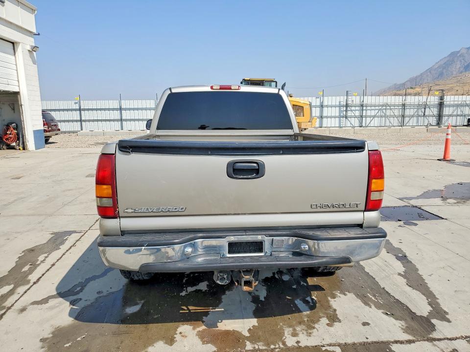Photo 6 from auction – 2000 CHEVROLET SILVERADO with VIN 1GCEK19T8YE176277
