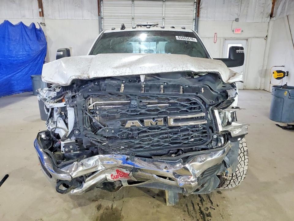Photo 5 from auction – 2023 RAM 2500 with VIN 3C6UR5HLXPG659977