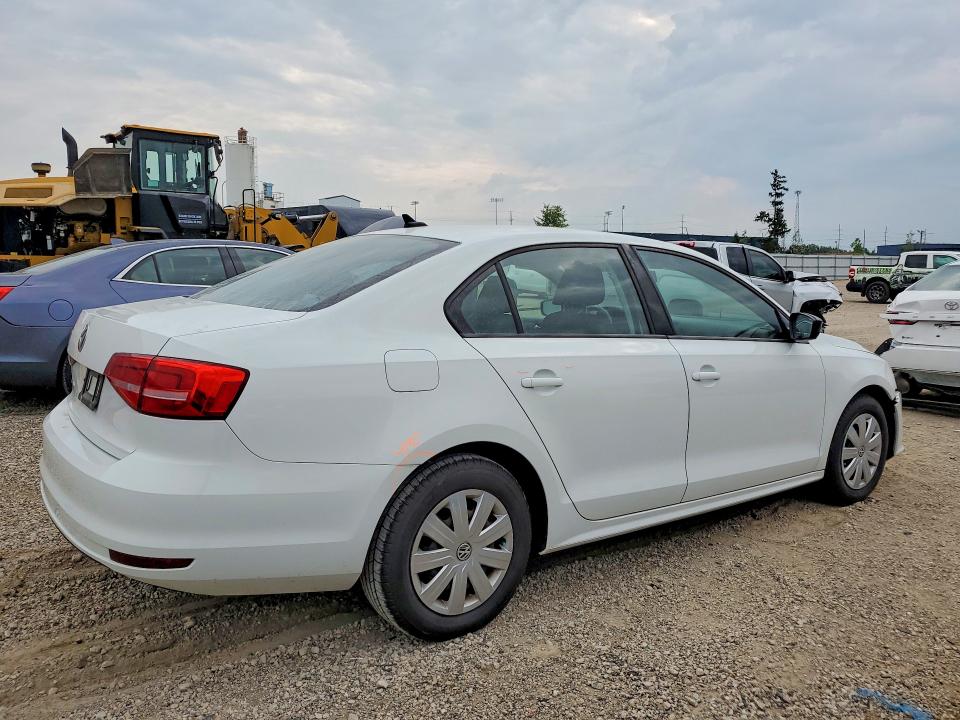 Photo 3 from auction – 2015 VOLKSWAGEN JETTA with VIN 3VW1K7AJ2FM331664