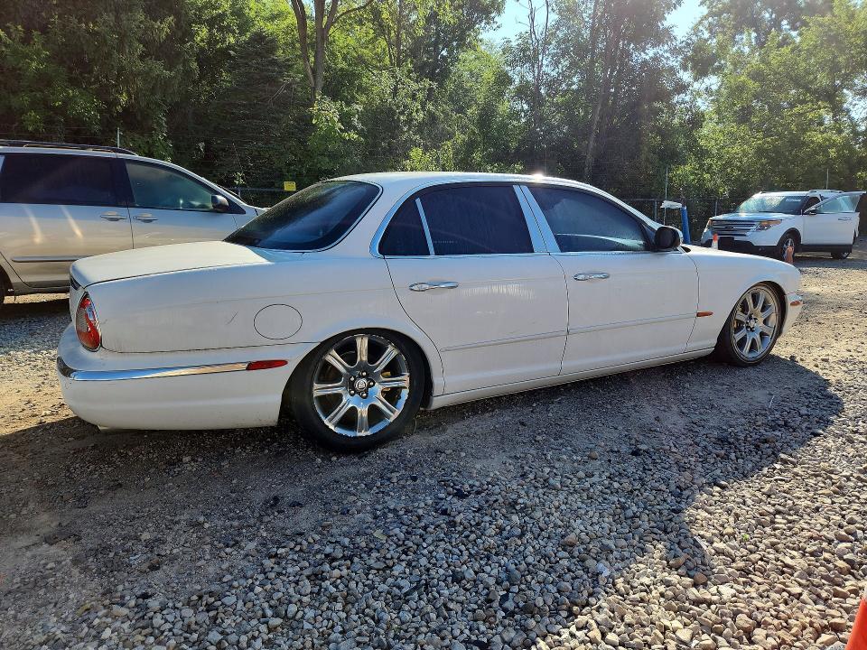 Photo 3 from auction – 2004 JAGUAR VANDENPLAS with VIN SAJWA74C54SG19938