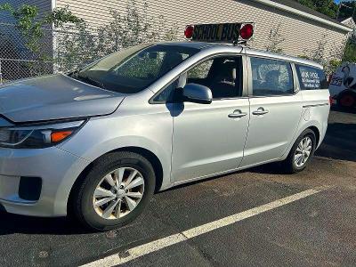 Photo 2 from auction – 2017 KIA SEDONA with VIN KNDMA5C1XH6264741