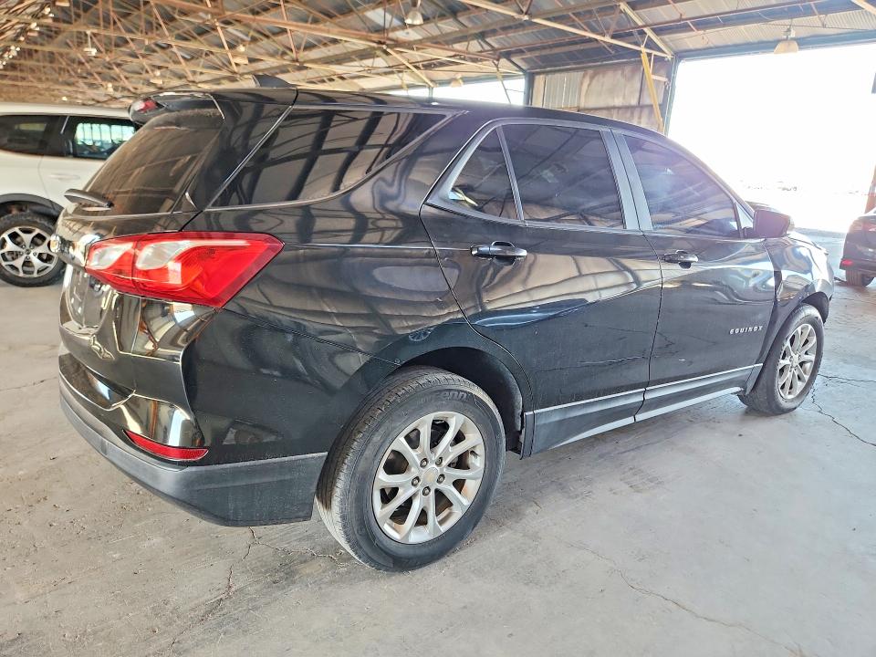 Photo 3 from auction – 2021 CHEVROLET EQUINOX with VIN 2GNAXHEVXM6157056