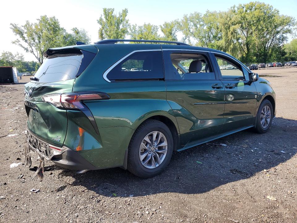Photo 3 from auction – 2024 TOYOTA SIENNA with VIN 5TDKRKEC6RS219147
