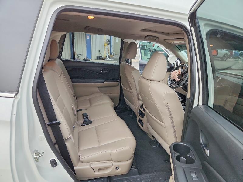 Photo 11 from auction – 2018 HONDA PILOT with VIN 5FNYF6H54JB042162