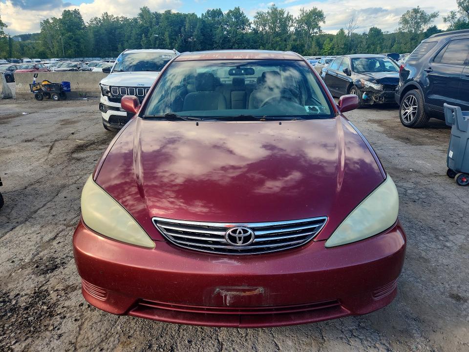 Photo 5 from auction – 2005 TOYOTA CAMRY with VIN 4T1BE32K95U078587