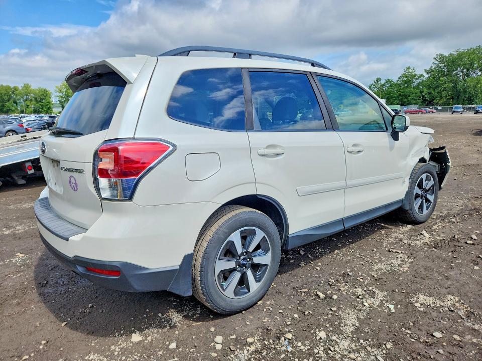 Photo 3 from auction – 2018 SUBARU FORESTER with VIN JF2SJAGC9JH575116