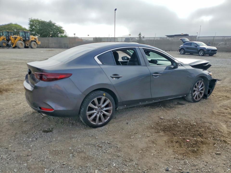 صورة رقم 3 من المزاد - 2019 MAZDA 3 مع VIN JM1BPACL5K1111379