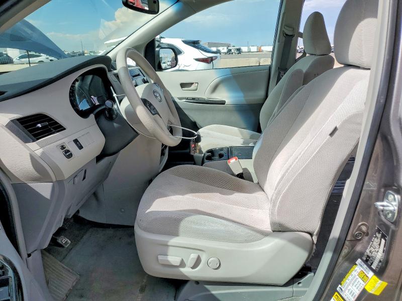 Photo 7 from auction – 2014 TOYOTA SIENNA with VIN 5TDKK3DCXES415291