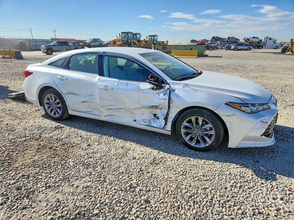 Photo 4 from auction – 2020 TOYOTA AVALON with VIN 4T1J21FB4LU012447