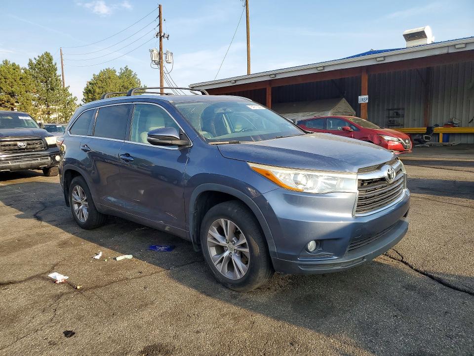 Photo 4 from auction – 2015 TOYOTA HIGHLANDER with VIN 5TDJKRFH3FS170259