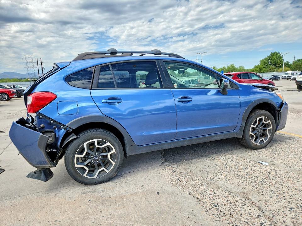 Photo 3 from auction – 2017 SUBARU CROSSTREK with VIN JF2GPANC2H8257629