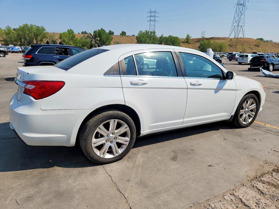 Photo 3 from auction – 2011 CHRYSLER 200 with VIN 1C3BC1FB6BN589984