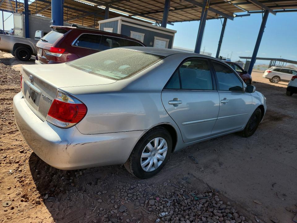 Photo 3 from auction – 2005 TOYOTA CAMRY with VIN 4T1BE32K75U043742