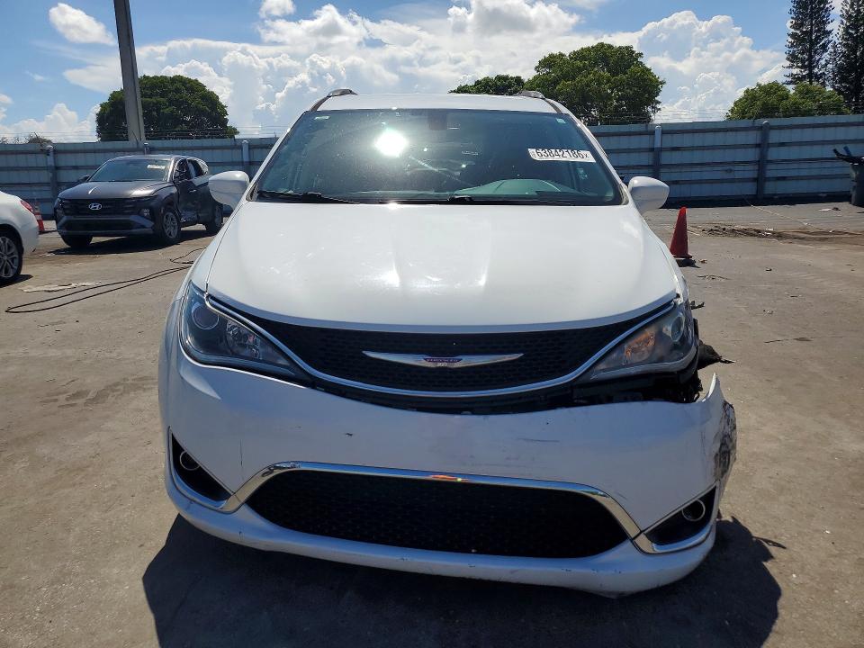 Photo 5 from auction – 2019 CHRYSLER PACIFICA with VIN 2C4RC1BG9KR554614