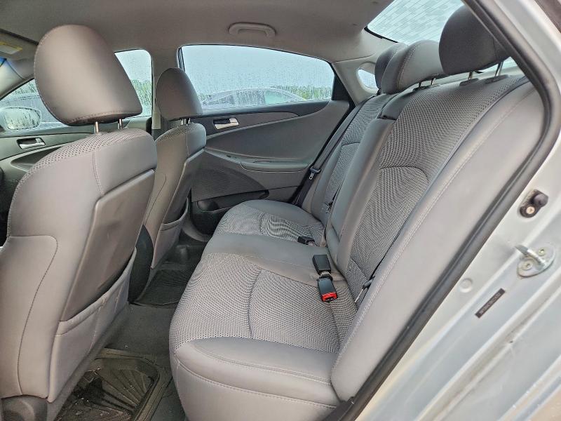 Photo 10 from auction – 2011 HYUNDAI SONATA with VIN 5NPEB4AC1BH224352