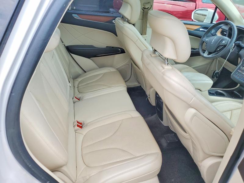 Photo 11 from auction – 2016 LINCOLN MKC with VIN 5LMCJ3D91GUJ32023