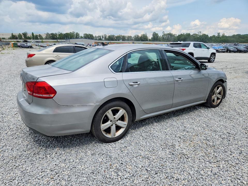 Photo 3 from auction – 2013 VOLKSWAGEN PASSAT with VIN 1VWBP7A33DC008374