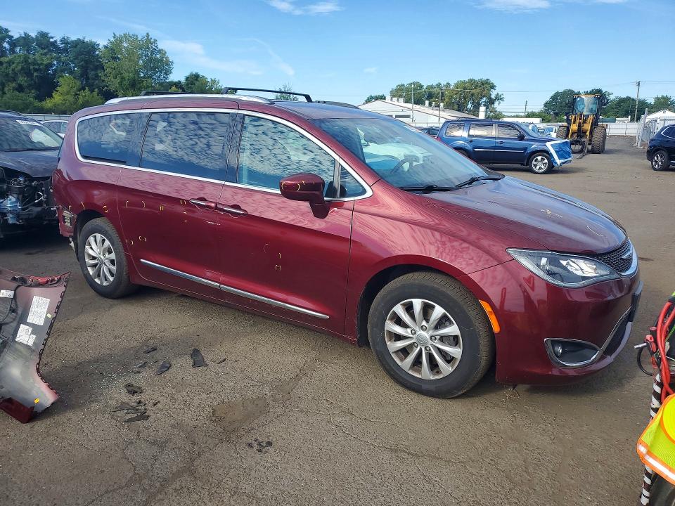 Photo 4 from auction – 2018 CHRYSLER PACIFICA with VIN 2C4RC1BG6JR110346