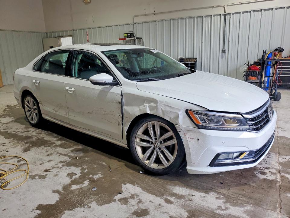 Photo 4 from auction – 2018 VOLKSWAGEN PASSAT with VIN 1VWBA7A36JC021889