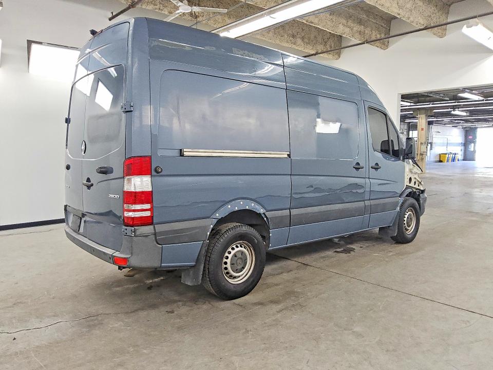 Photo 3 from auction – 2018 MERCEDES-BENZ SPRINTER with VIN WD3PE7CD3JP643209