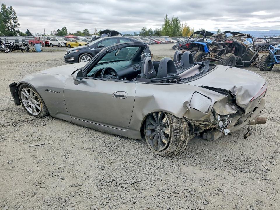 Foto 2 de la subasta – 2004 HONDA S2000 con VIN JHMAP21444T004049