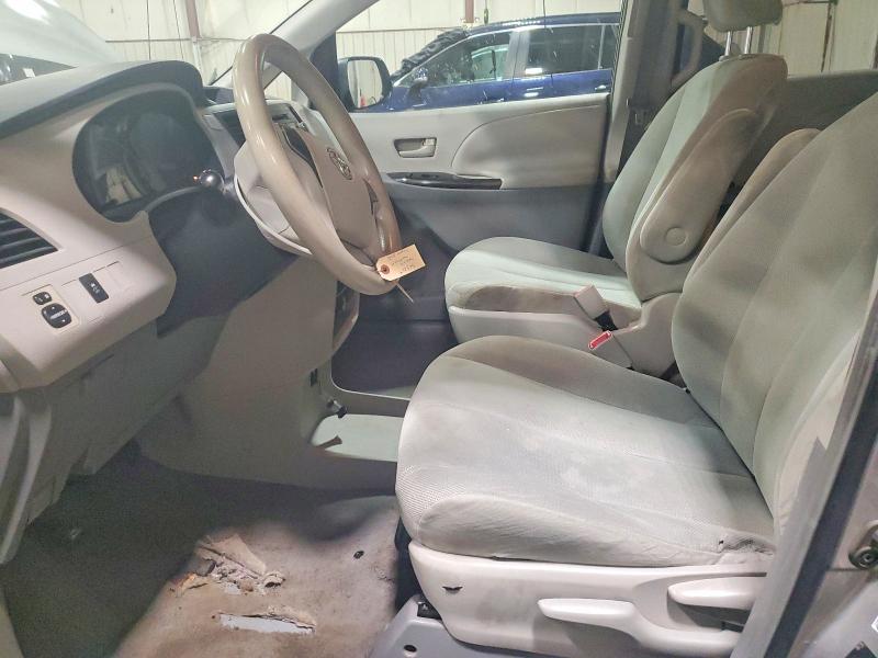 Photo 7 from auction – 2011 TOYOTA SIENNA with VIN 5TDZK3DC0BS011331