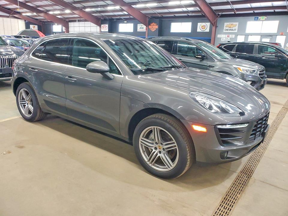 Photo 4 from auction – 2016 PORSCHE MACAN with VIN WP1AB2A58GLB47520