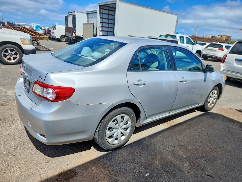 Photo 3 from auction – 2011 TOYOTA COROLLA with VIN 2T1BU4EE9BC731575