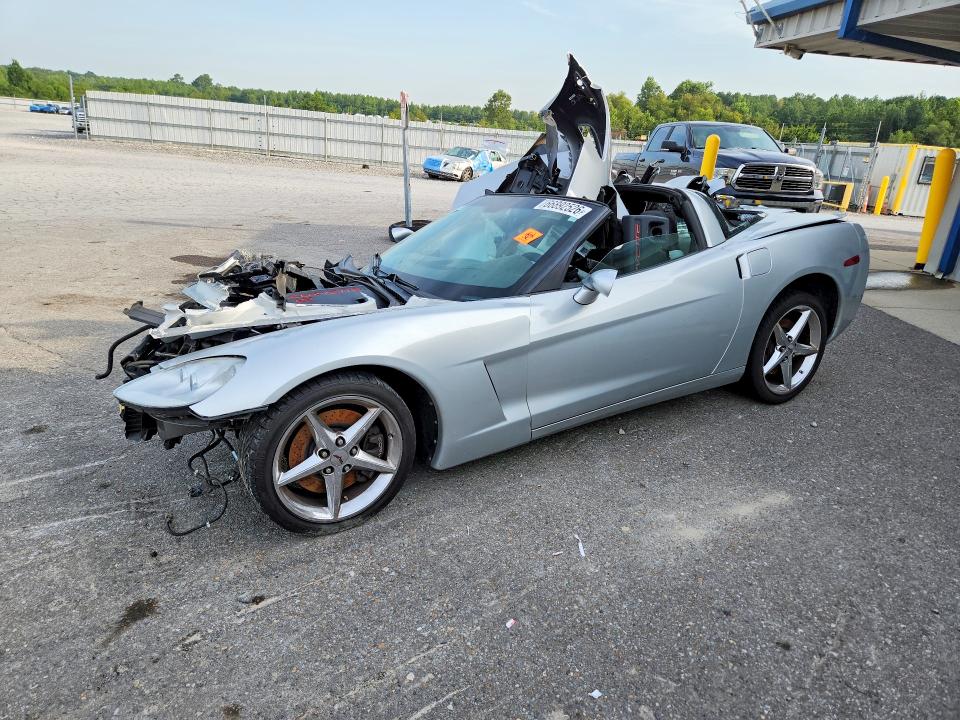 CHEVROLET CORVETTE 2011 with VIN 1G1YF2DW4B5111919 - Photo from auction