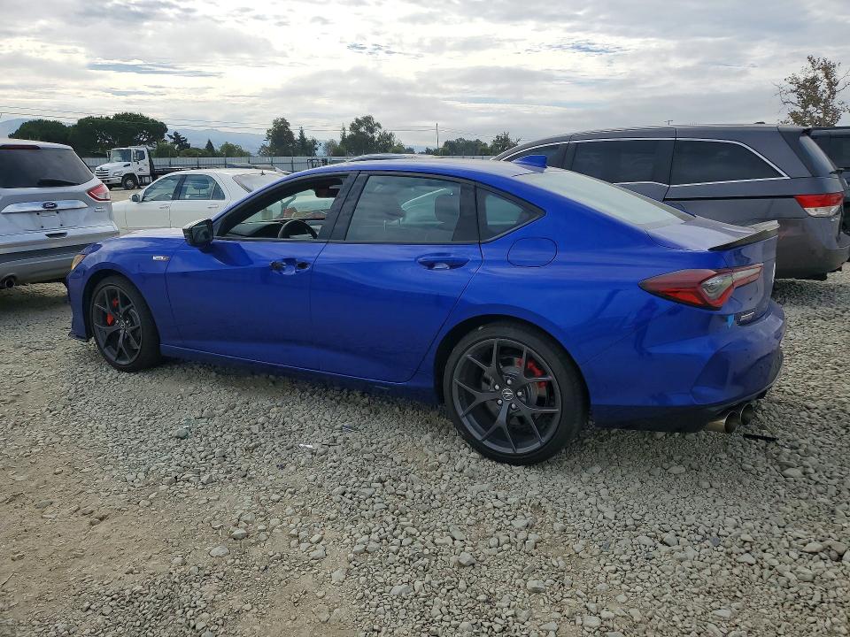 Photo 2 from auction – 2022 ACURA TLX with VIN 19UUB7F95NA001920