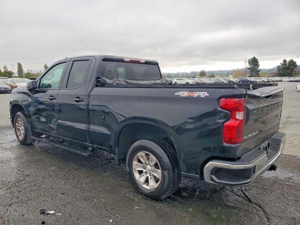 Photo 2 from auction – 2021 CHEVROLET SILVERADO with VIN 1GCRYDEK3MZ114920