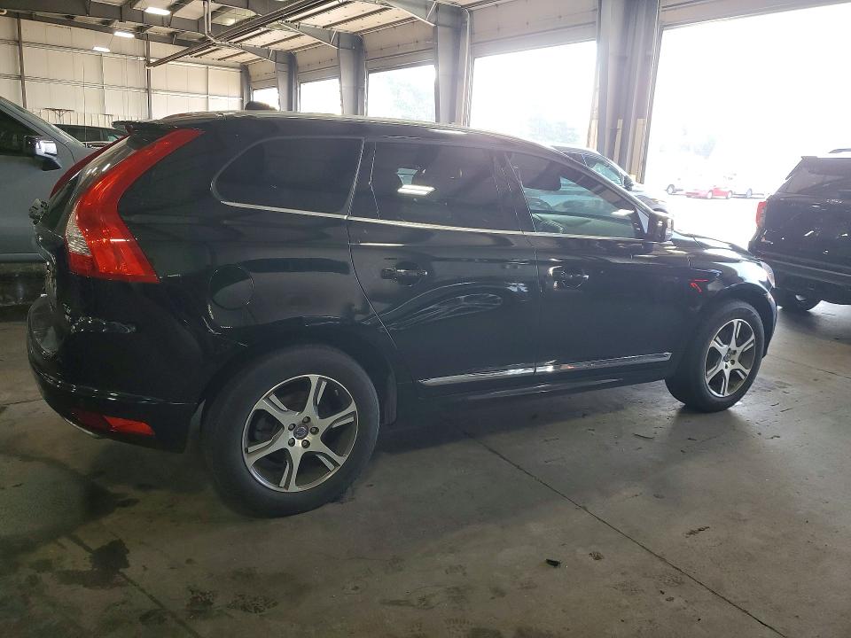 Photo 3 from auction – 2015 VOLVO XC60 with VIN YV4902RD1F2596805