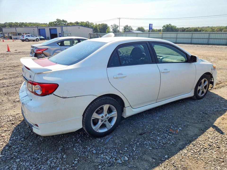 Photo 3 from auction – 2013 TOYOTA COROLLA with VIN 5YFBU4EE2DP158179