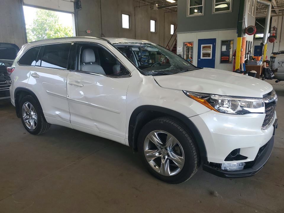 Photo 4 from auction – 2015 TOYOTA HIGHLANDER with VIN 5TDDKRFH8FS149565