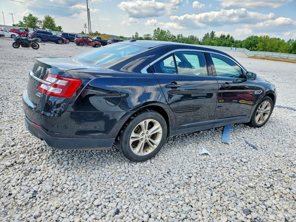 Photo 3 from auction – 2015 FORD TAURUS with VIN 1FAHP2E86FG208902
