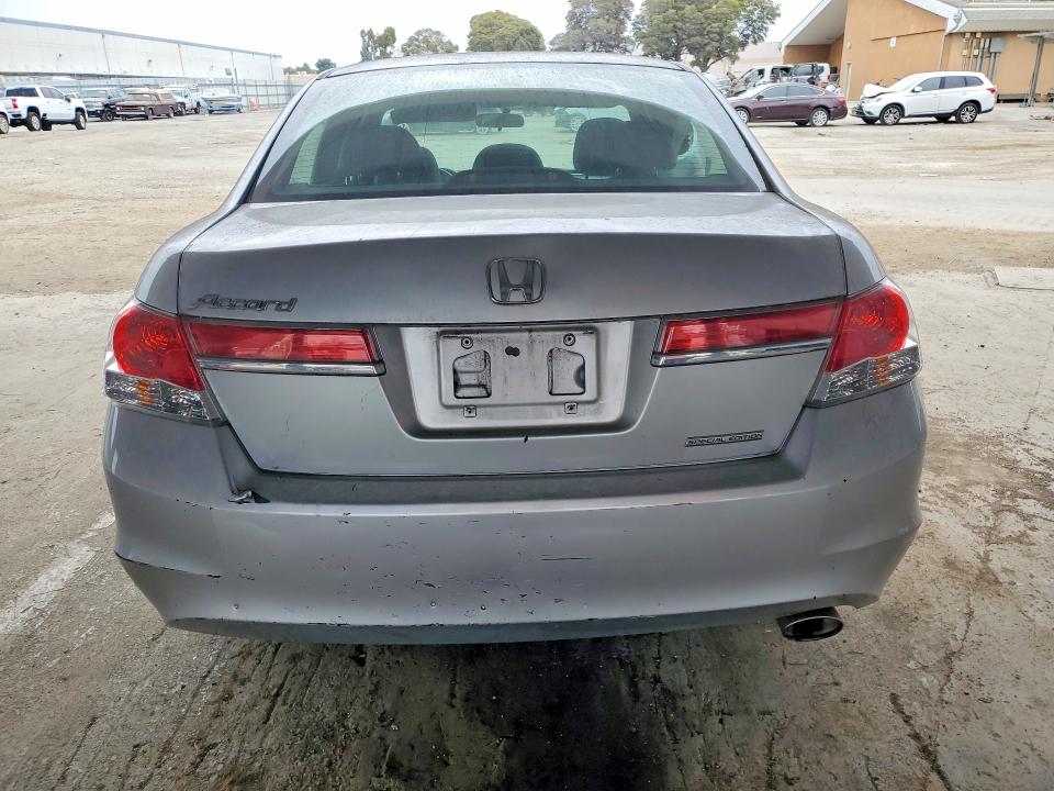 Photo 6 from auction – 2012 HONDA ACCORD with VIN 1HGCP2F68CA112321